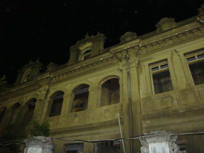 古い洋館が立ち並んでいます。<br />夜は不気味ですね。