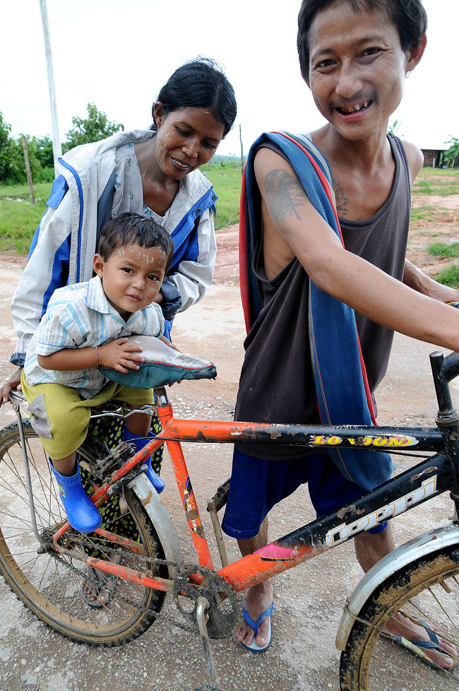 <br /><br />家族そろって♪<br /><br /><br />雨の午後も楽しそうだな。