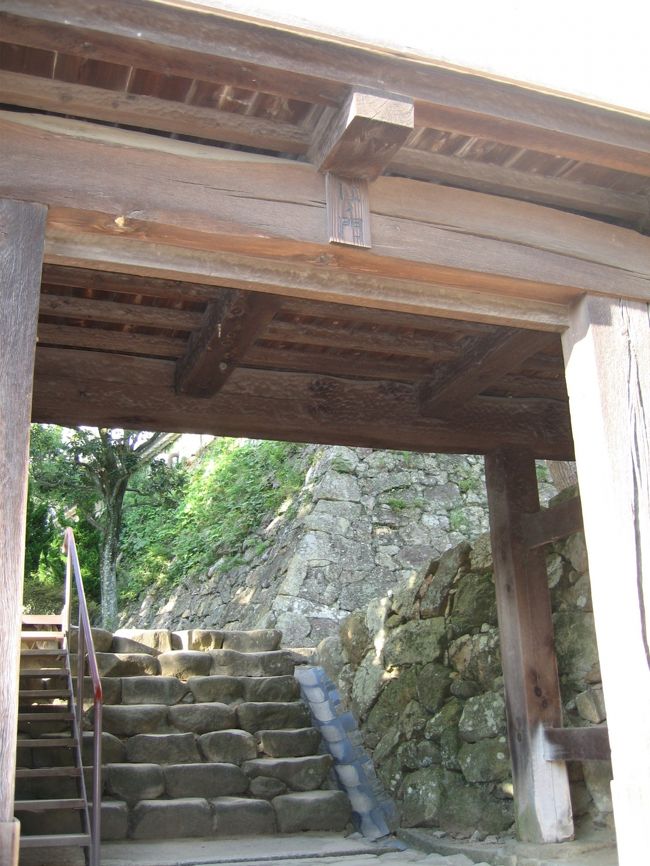 次に「はの門」をくぐります。