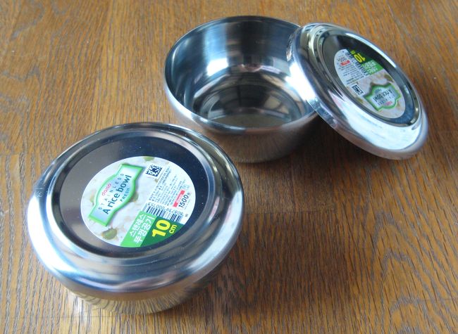 最後はロッテマートのダイソーで買った<br />ステンレスのライスボール　1個1500ｗ<br /><br />キムチ入れに使おうと思い購入☆