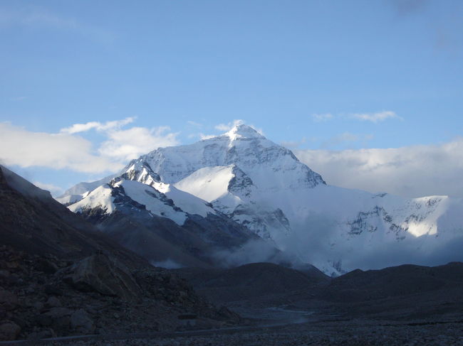 <br />ラサ〜カトマンズへ３日目<br /><br /><br />寝起きのチョモランマ！！！<br /><br />感動<br /><br />