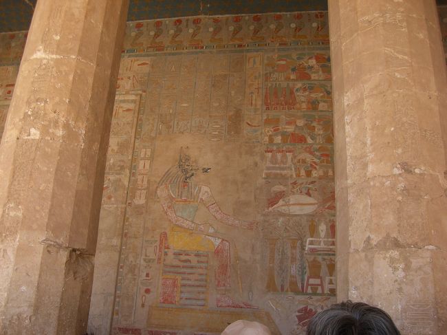 ミイラ作りの神様、アヌビス神。<br />きれいに色が残ってます。