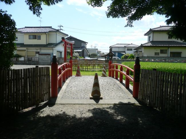 左手に橋がかかっていますが<br />通行禁止です