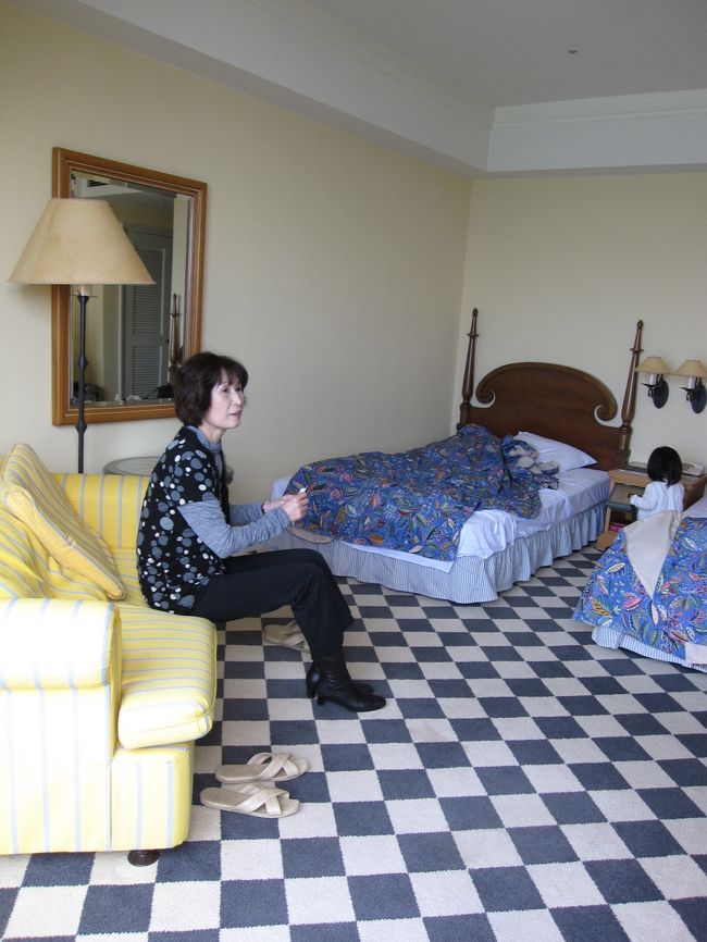 部屋のインテリアすてき〜<br />母親と娘