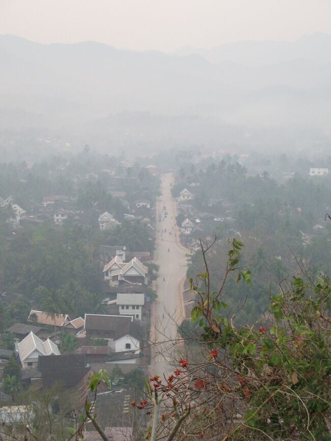 朝靄にけむる・・・ <br />