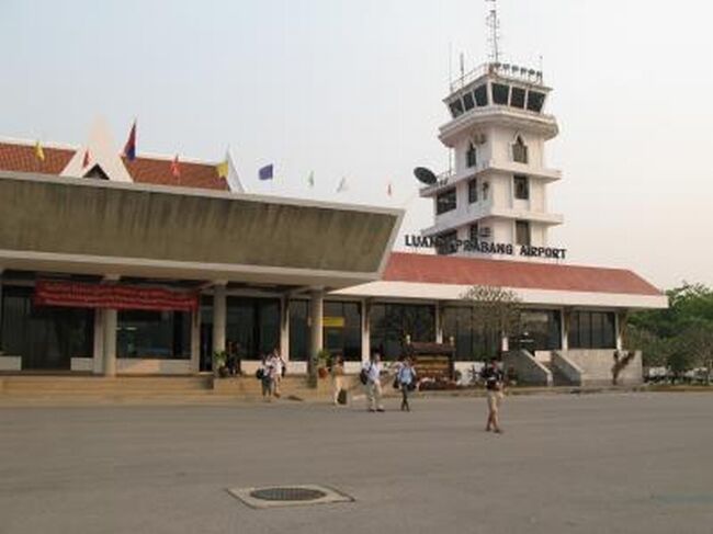 ルアンパバーン<br />ＱＶ１１２便<br />１６:５０発ビエンチャン行<br /><br />