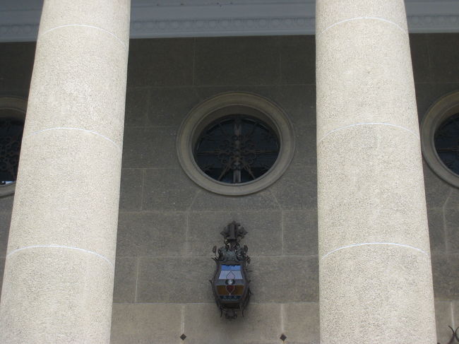 この丸窓とランプがすごく好みです。