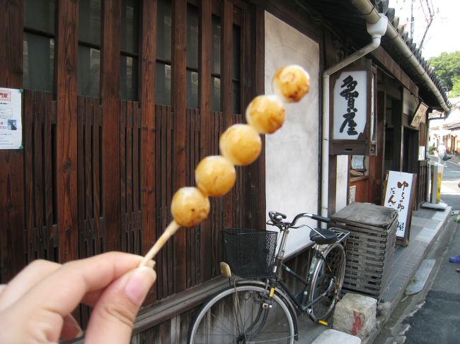 最後はおだんごを買い食い。<br />しょうゆの香りがたまりません。