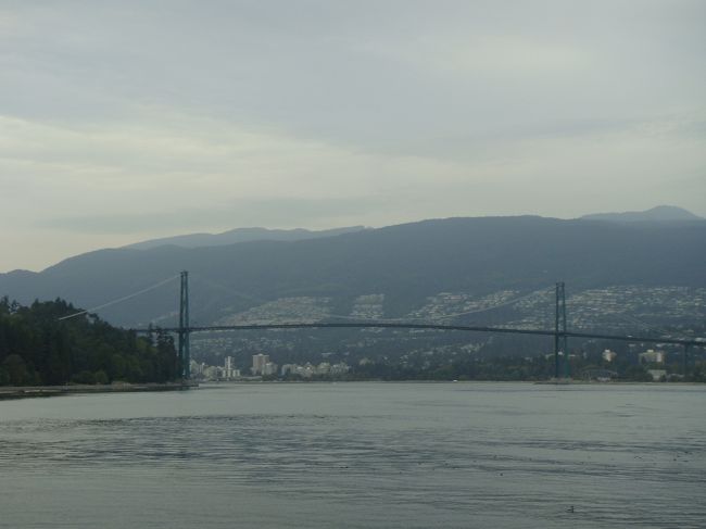ライオンズゲートブリッジ<br />お天気がイマイチです