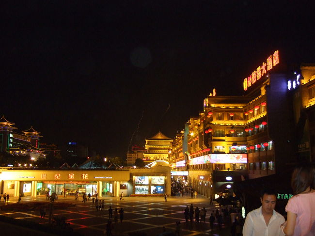 夜のネオンがキレイ。