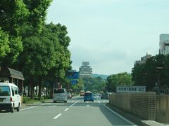 やってきたのは、最初の目的地である「姫路城」
