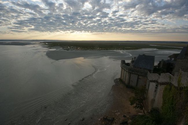 沖からどんどん満ちてきます。<br />まるで津波のようです。<br />そのスピードは驚異的。<br /><br />順次アップします。