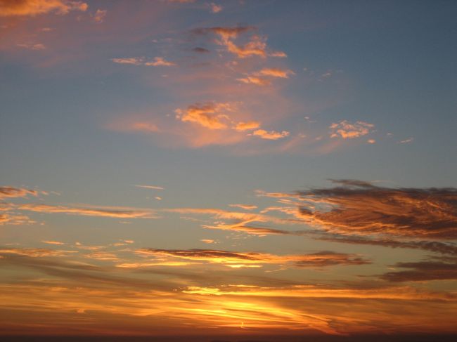 日の出５分前。望遠で。