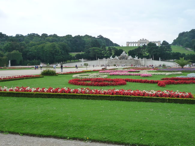 夏は花が満開です。<br /><br />当時と変わらぬ眺めなのだろうか。