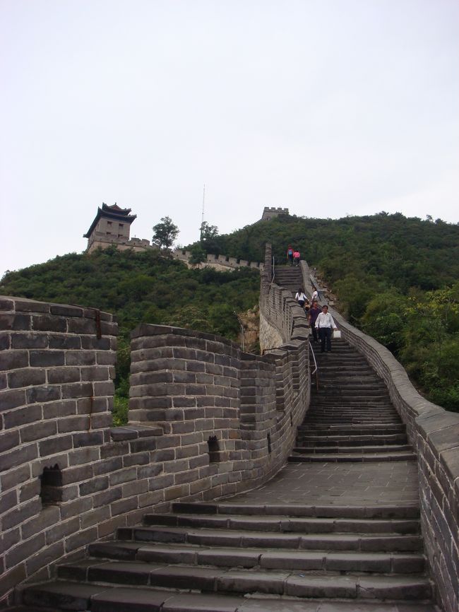 いったいどこまで行けばいいのかなぁ。<br />観光客は途中で引き返すらしい。<br />知らずに行けるところ行っちゃいました。