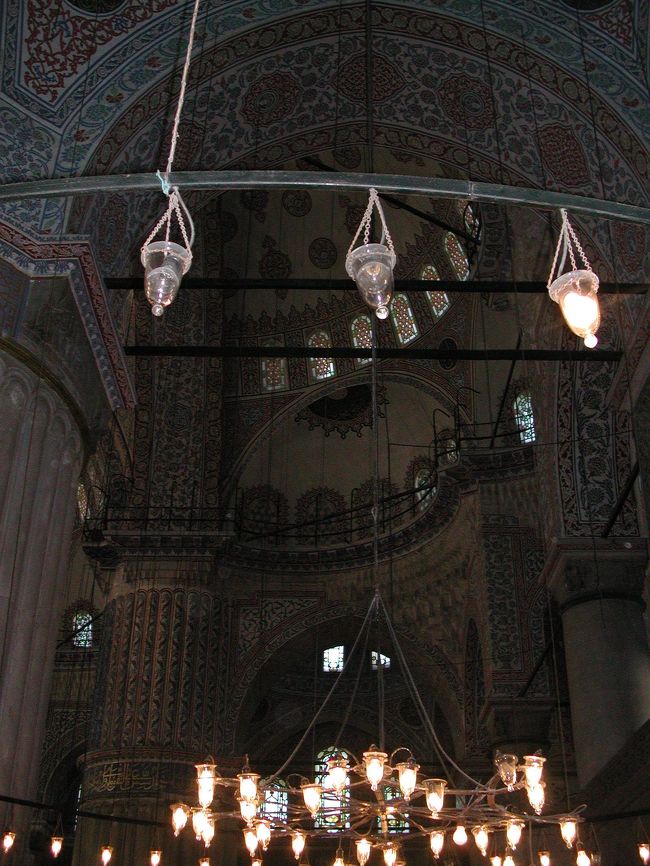 ブルーモスク内の模様<br />きめ細かい模様で美しい<br />