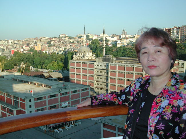 港の近くにもモスク<br />