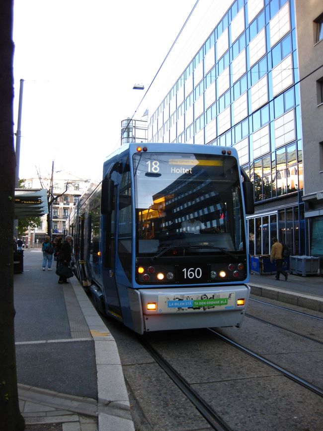 オスロ市内を走るトラム。一日券を買えば、どこに行くにもかなり便利です。