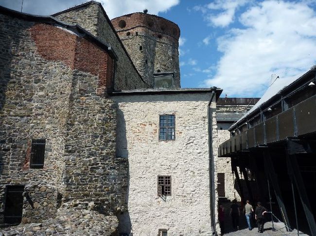 オラヴィ城の内部。