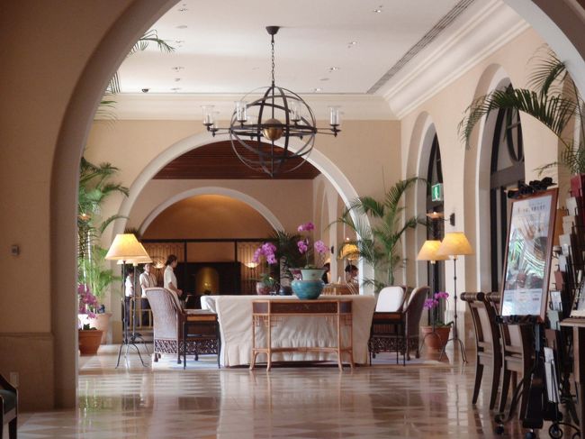 本日の宿泊は｢ホテル日航アリビラ｣。<br />ここはめちゃくちゃいいホテルでした！<br /><br />ちなみに予約はじゃらんの９月限定割プラン、スーペリアツイン朝･夕食付で21500円でした。<br /><br /><br />