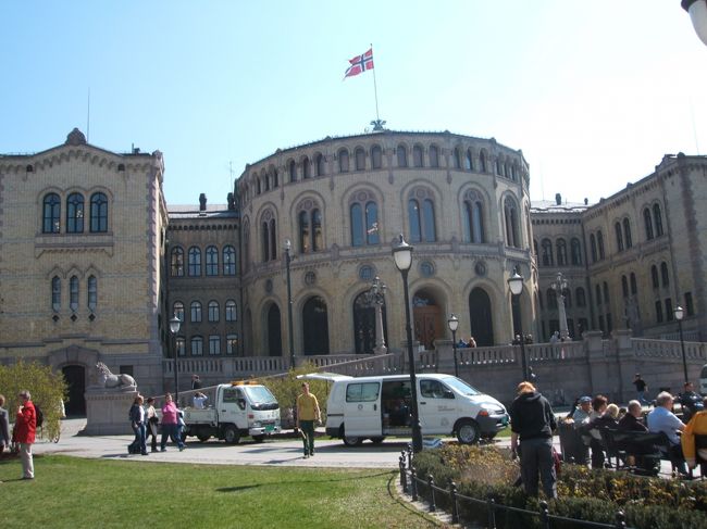 国会議事堂です。確かに立派な建物ですがそんなに大きなものではないんです。どうしても日本の国会議事堂をイメージしてしまうから。<br /><br />なんかうらやましくなりました。肥大化した国というのもどうなのかなって。