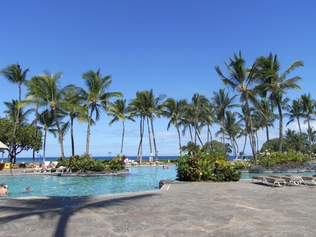 3日目の朝、今日も良い天気です。<br />ホテルのプールです。<br />プールには１度だけ入っただけで、<br />ほとんどはビーチで泳ぎました。