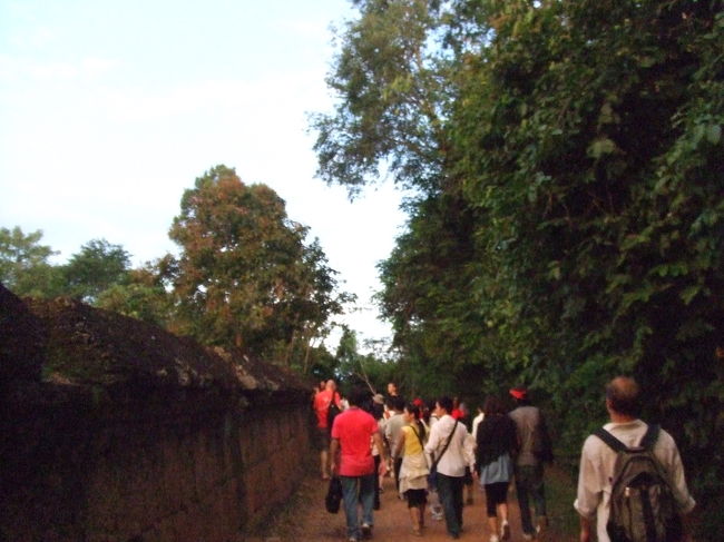 暗くなる前におりましょー！！！<br />（↑大事っす）<br />ペンライトとか持ってくとグッドです☆