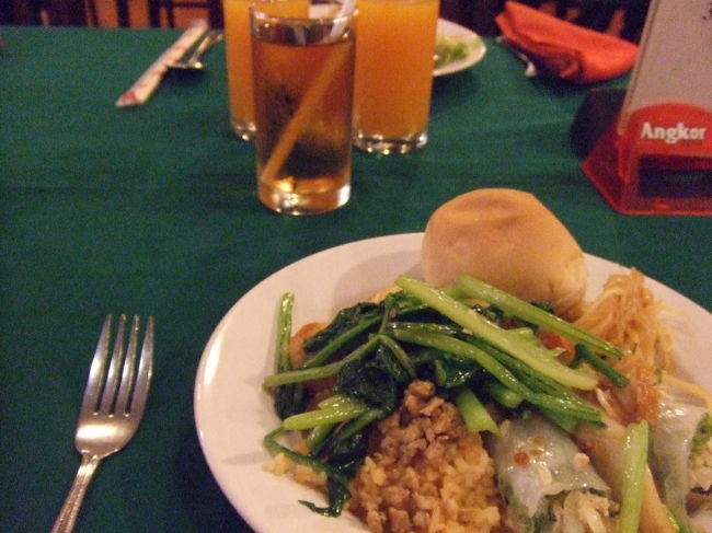 こんなに山盛りだけど、もちろんペロリっす！！<br />空心菜炒め大好きなんですよね♪