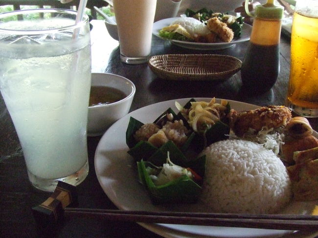 お客さんはみんな日本人でした。<br />びっくり！<br />カボチャのコロッケが揚げたてて激ウマでした♪<br />他にもいろいろ美味しかった！