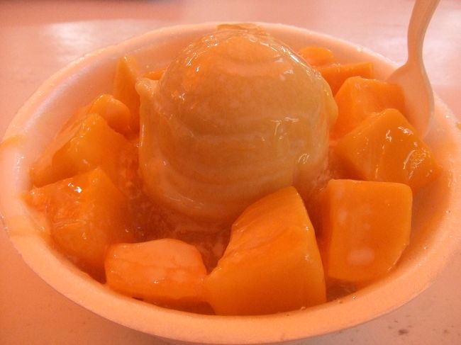 角切りマンゴーと上に乗ってるマンゴーアイスがホントにうまい！<br />カキ氷部分ももちろんうまいっすよ♪