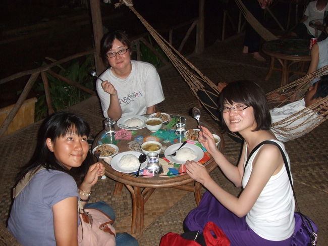 私が去年お世話になったドライバー君はもう帰ってしまっていなかったけど、他のスタッフ達みんなそのままだったよ〜☆<br />ゴハンまでいただいちゃって、もう大満足です！<br />ホテルに帰る時も、リラリゾのドライバーさんがトゥクトゥクで乗っけてってくれました♪