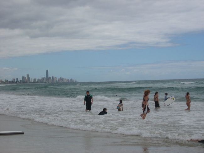 潮の流れも強く気をつけないと流されてしまいます。<br />アブナイアブナイ