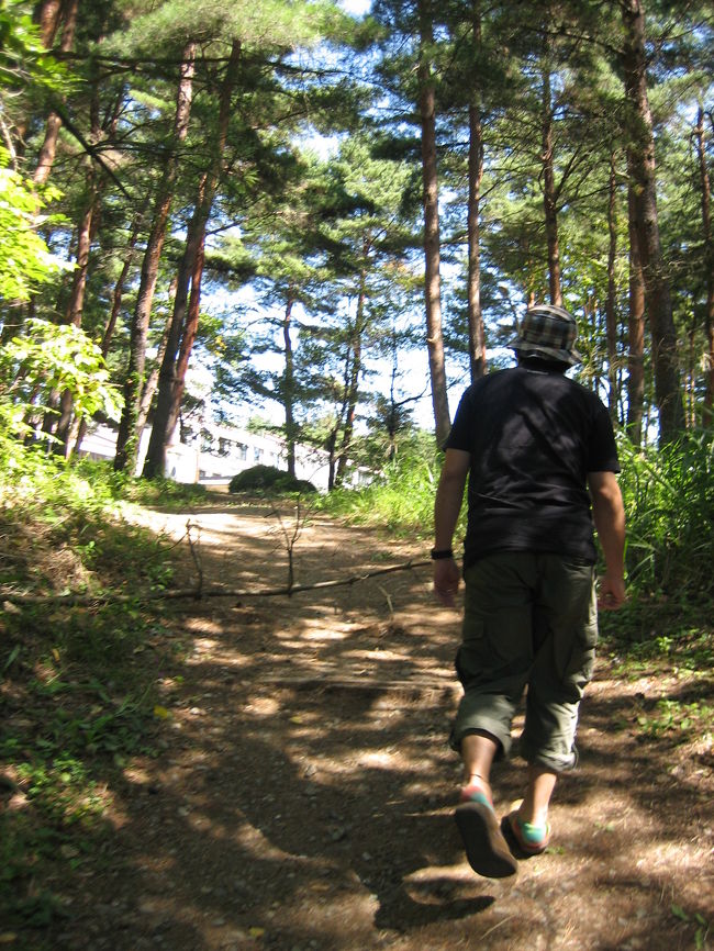 着きました。<br /><br />ちょっとリゾナーレ周辺でナビ（私）にミスがあり、道を間違えましたが、何とか到着。<br /><br />すでに、すごい人です！！