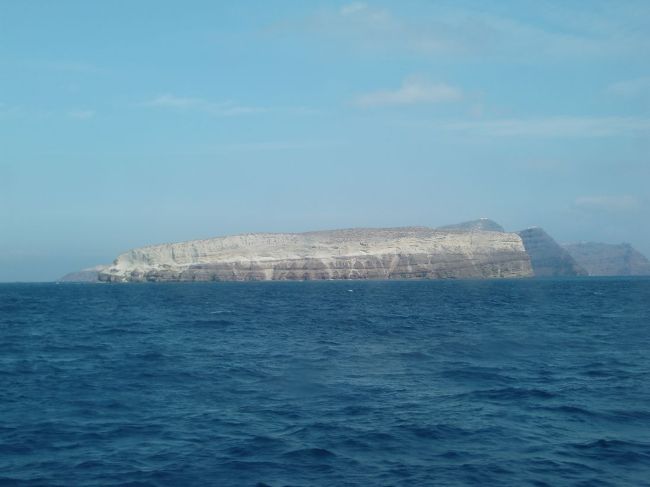 何島でしょうか？？<br /><br />島が見えてきました〜。