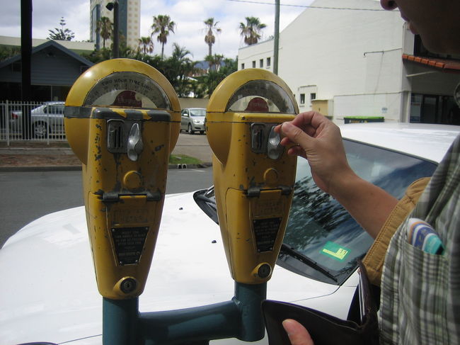 路上パーキング<br />日本のものとは違って味がありますね！