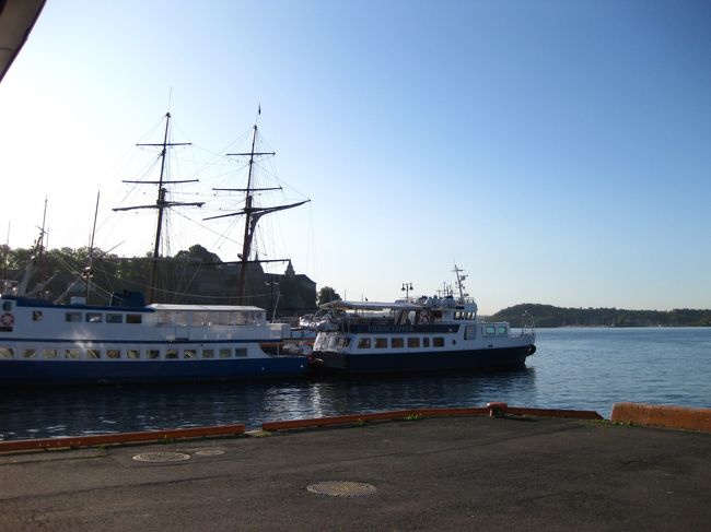 港からお城（？）の方向を望む。。