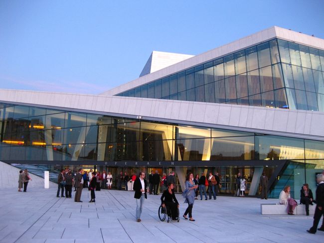 この日はオペラウィーク（？）か何かで、オペラを上演していました。