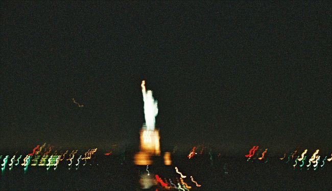 ぶれまくる夜の自由の女神