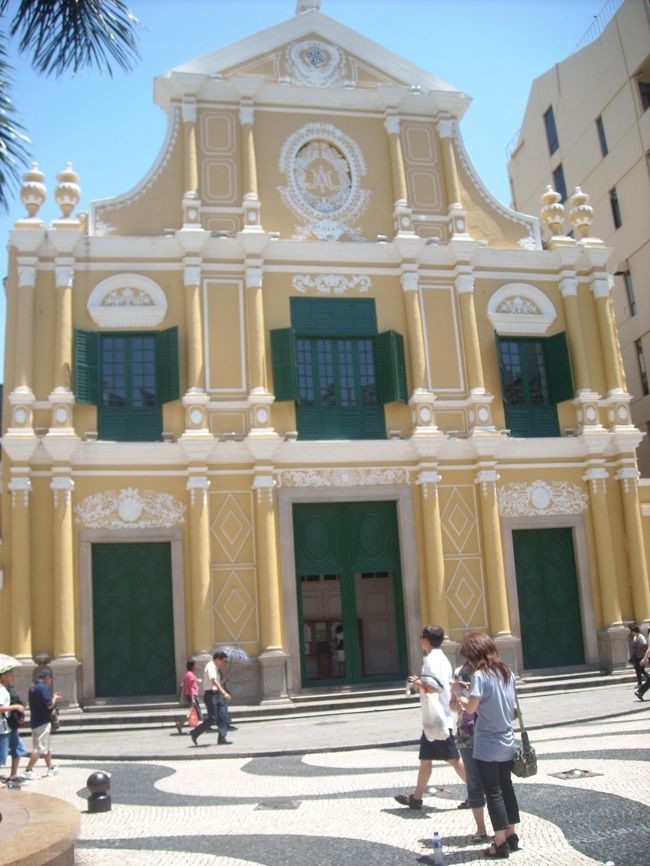 世界遺産：聖ドミニコ教会<br />メキシコのアカプルコから来たドミニコ会スペイン人修道士3人によって1587年に建てられた。1828年再建。