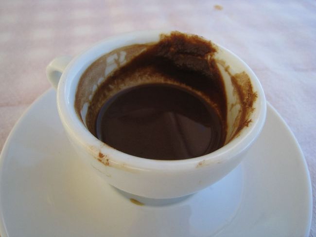 食後には、グリークコーヒーを。<br /><br />最初はエスプレッソのようでよかったのですが、だんだん、というか半分くらい飲んだらあとはドロドロ。<br /><br />全部飲んだら胃が痛くなりそうだったので<br />残してしまいました〜。<br /><br /><br /><br />後で知ったのですが、ひいた豆を鍋に直接入れて作るので上澄みだけ飲めばよかったみたいです。