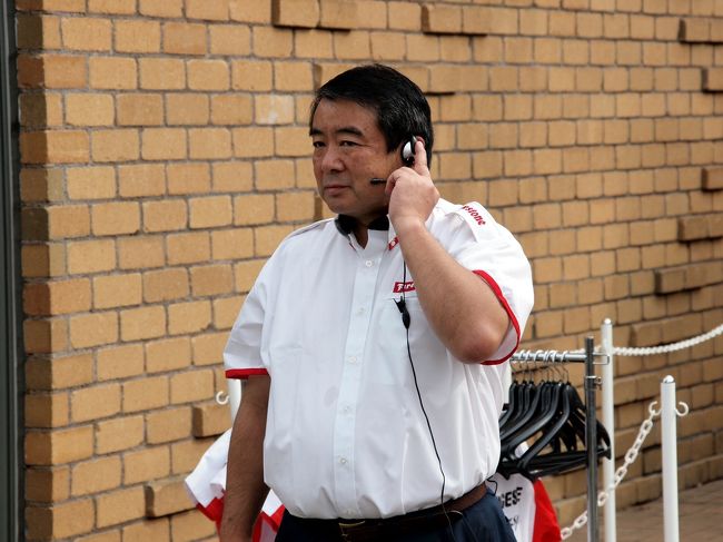 ブリジストンのレースのえらいさん。浜島さん。<br />レースのために世界中を飛び回ってるスーパーサラリーマン。