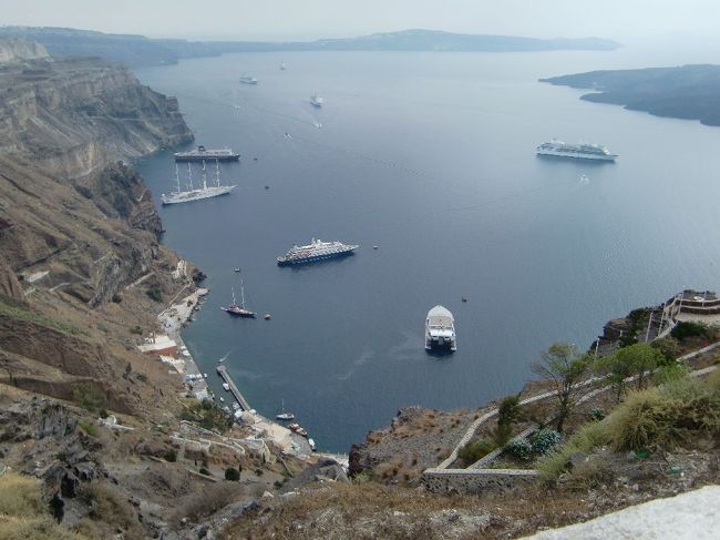 崖っぷちのレストランからの眺めも最高。