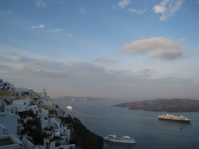 豪華客船が停泊してます。