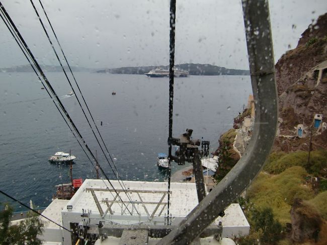 所要３分くらいでしょうか。<br /><br />遠くから見るとゆっく〜り上がっているように見えたのですが、３００ｍの断崖絶壁もあっという間に<br />上がっていきます。