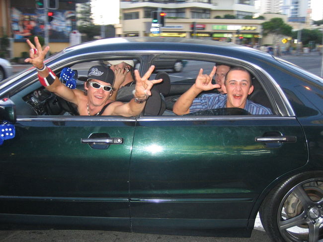 彼らもSCHOOLIESです。<br />こういうしきたりはとても羨ましいですね。<br /><br />