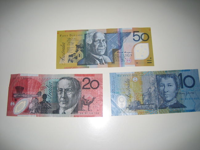 プラスチック紙幣はオーストラリアが<br />最初に発行しました。