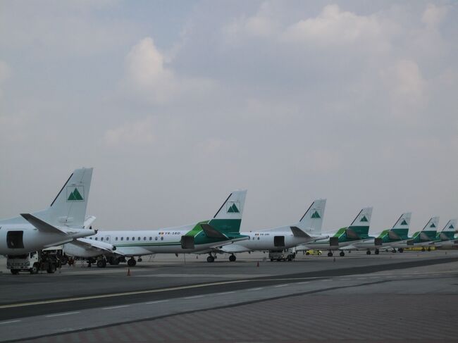 ティミソアラ空港<br /><br />カーペットエアーがずら〜り