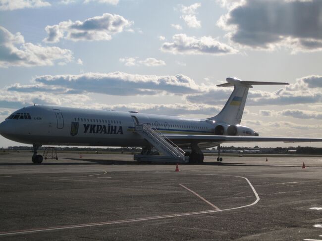 Ykpaiha（ウクライナ） <br />Ilyushin Il-62M（イリューシン62）<br /><br />リア４発機