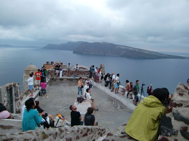 あいにくのお天気にも関わらず展望台にはたくさんの人が来ていました。