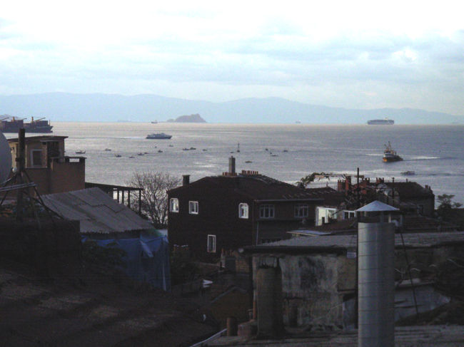 反対側はマルマラ海